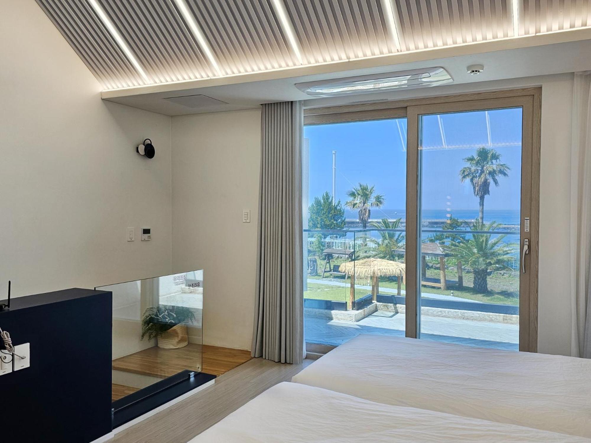 סאוגוויפו Jeju Badayeon Villa מראה חיצוני תמונה