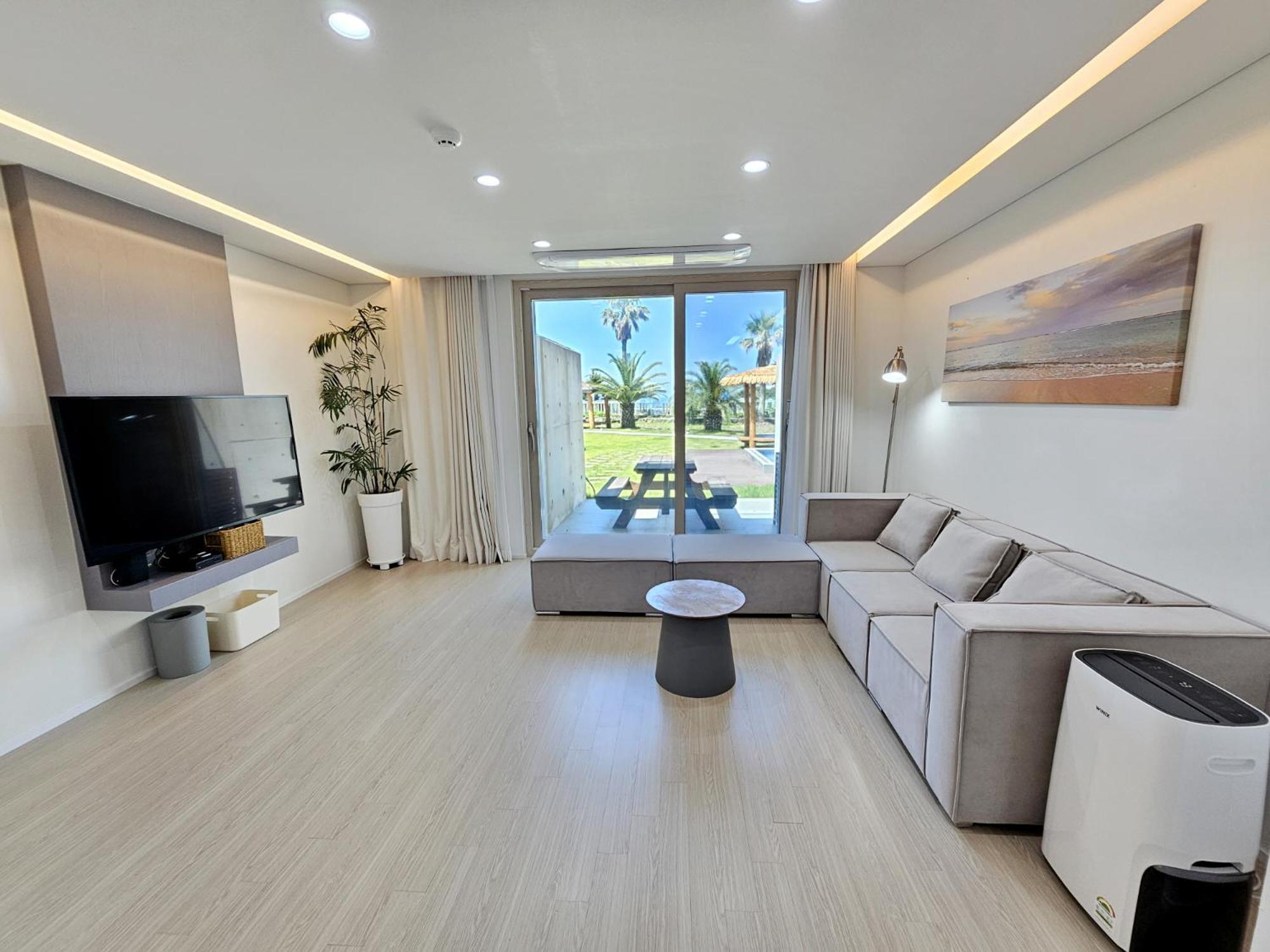 סאוגוויפו Jeju Badayeon Villa מראה חיצוני תמונה