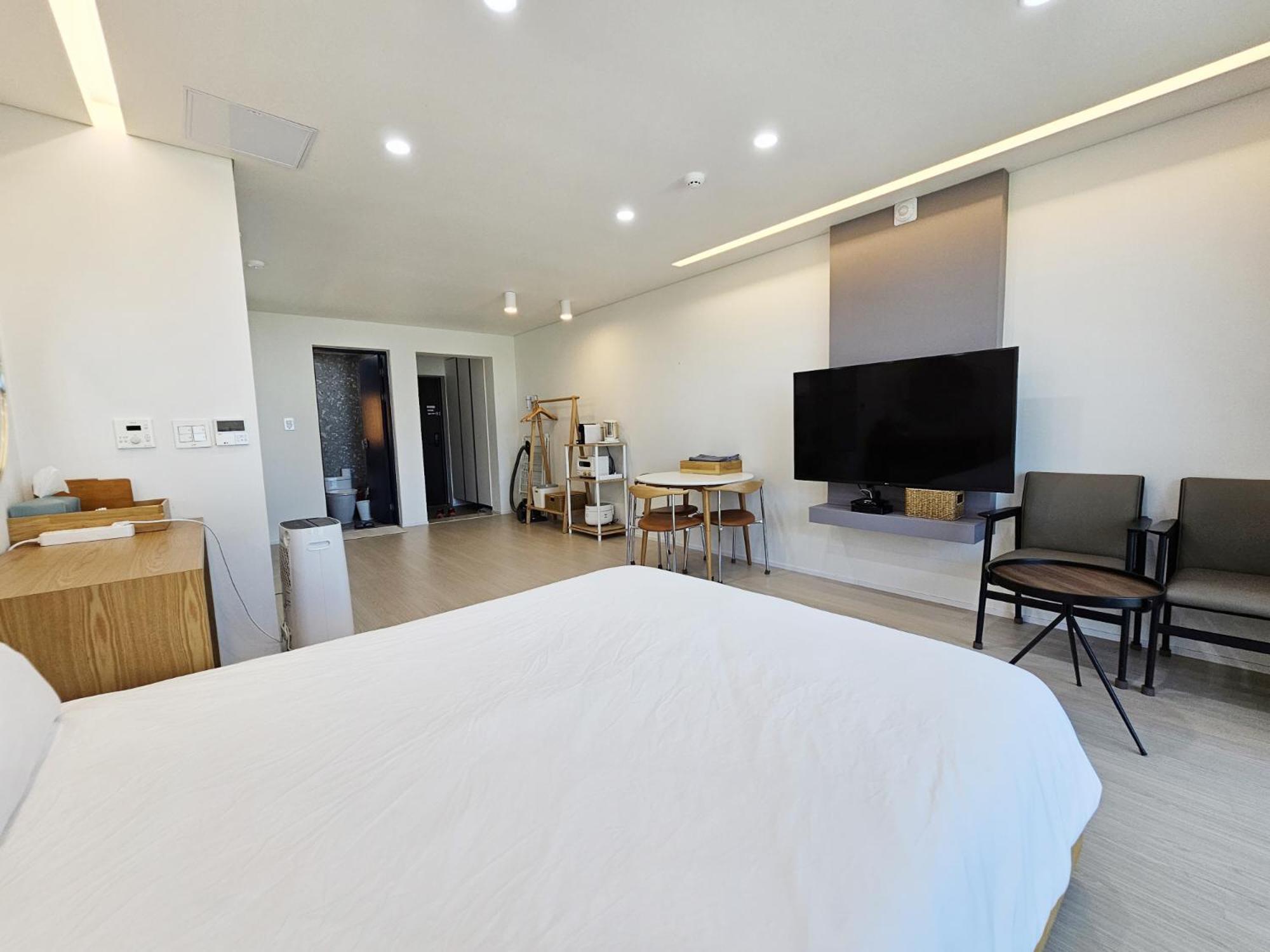 סאוגוויפו Jeju Badayeon Villa מראה חיצוני תמונה