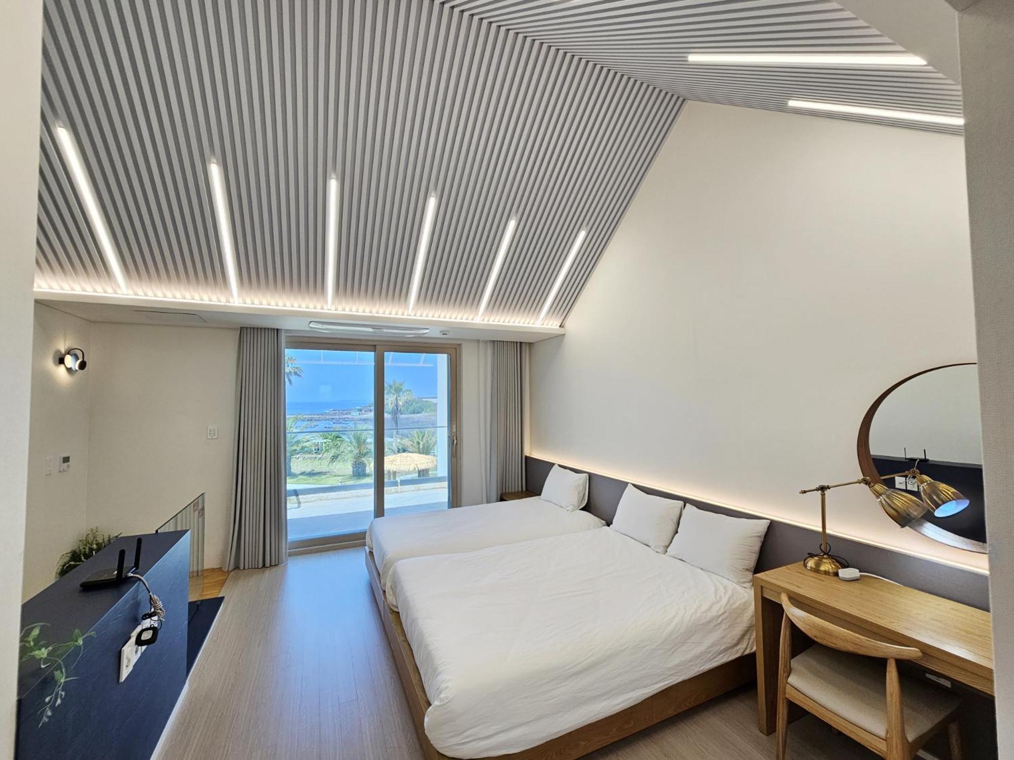 סאוגוויפו Jeju Badayeon Villa מראה חיצוני תמונה