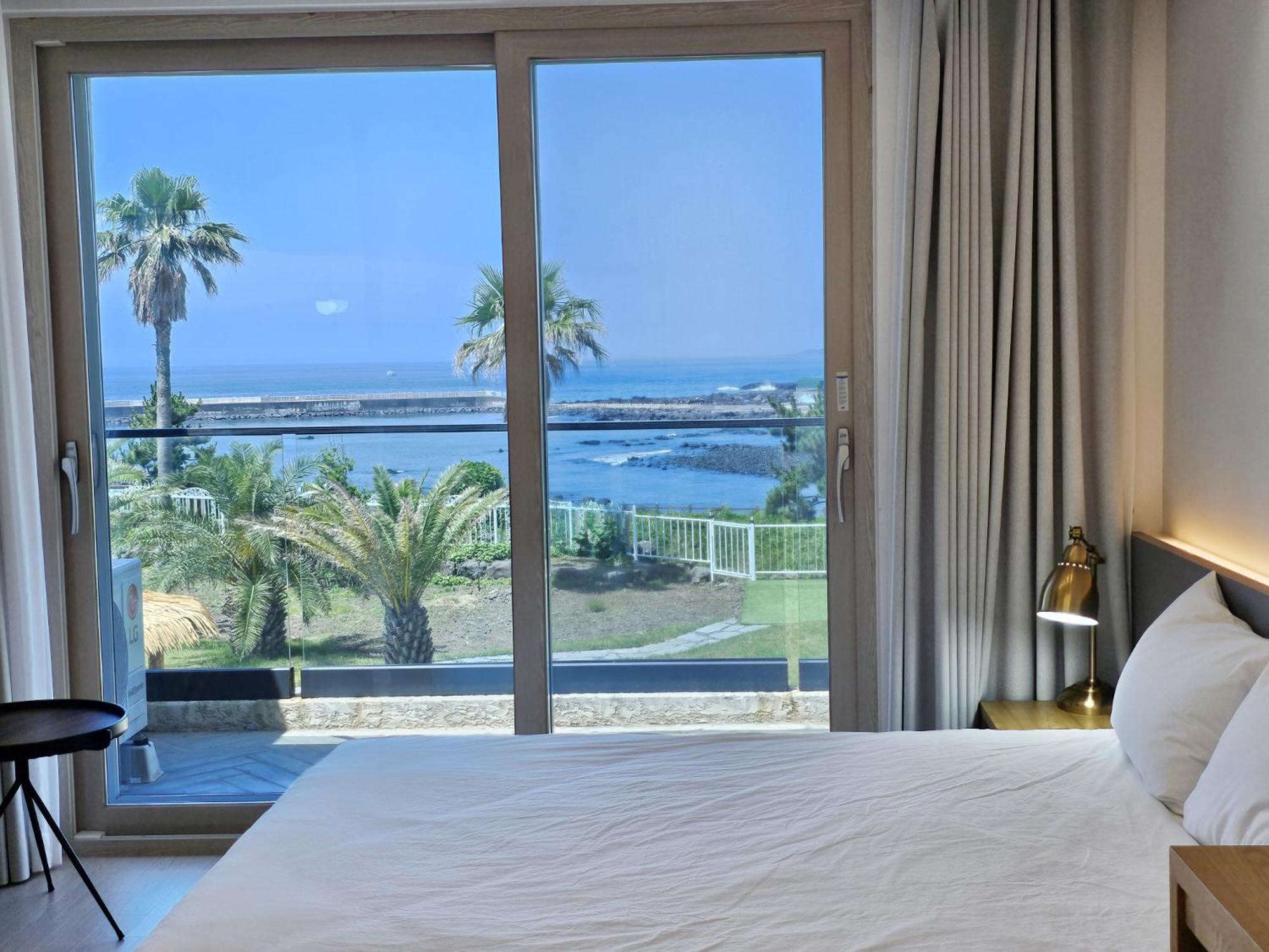 סאוגוויפו Jeju Badayeon Villa מראה חיצוני תמונה