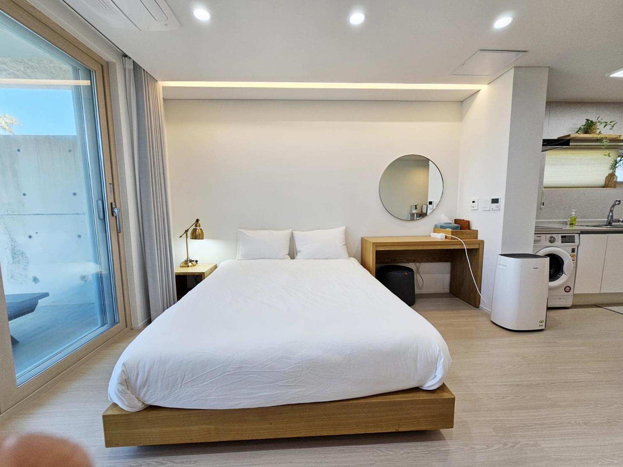 סאוגוויפו Jeju Badayeon Villa מראה חיצוני תמונה