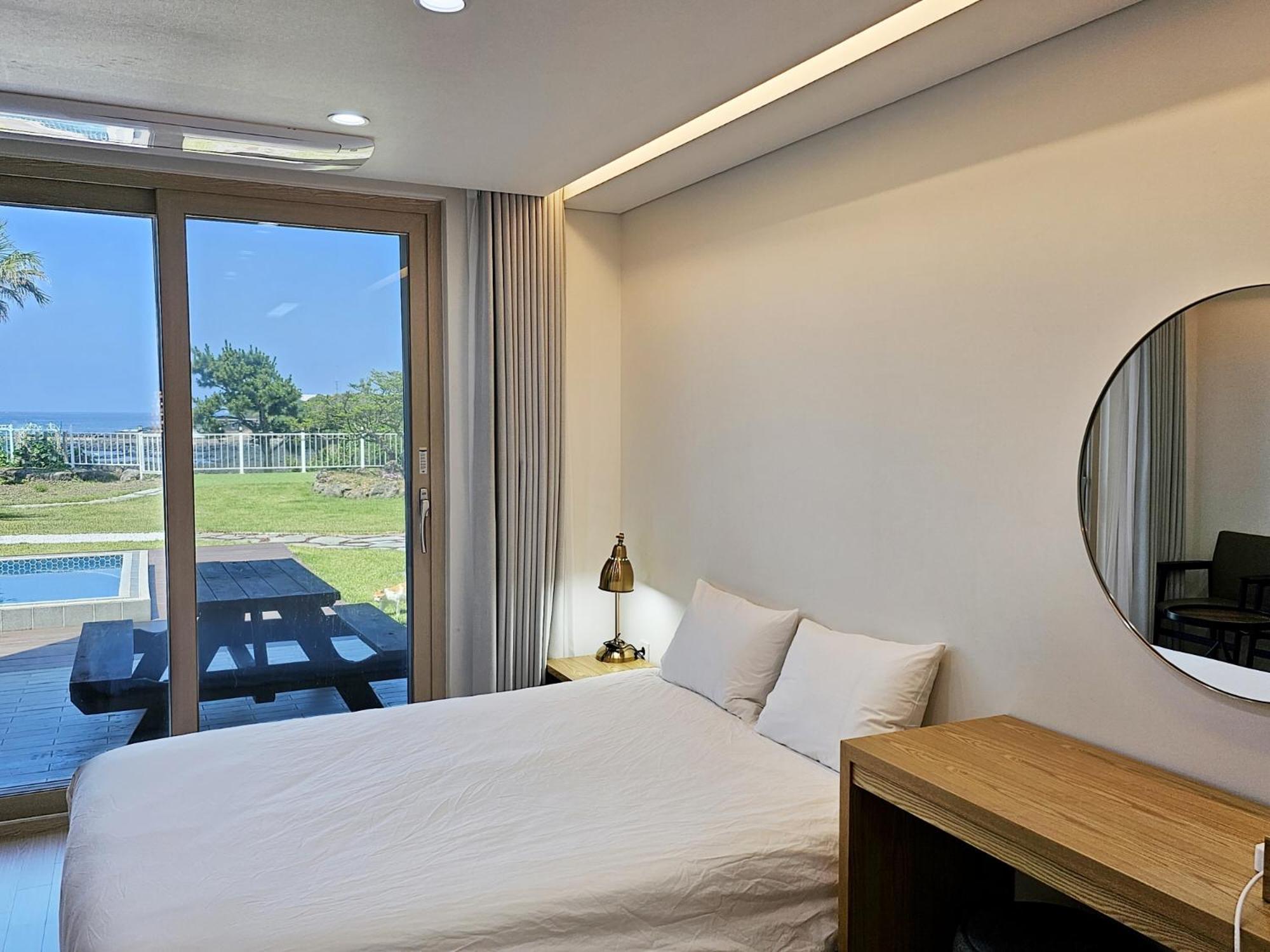 סאוגוויפו Jeju Badayeon Villa מראה חיצוני תמונה