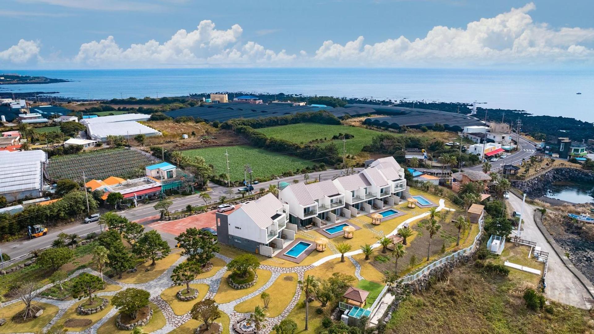 סאוגוויפו Jeju Badayeon Villa מראה חיצוני תמונה