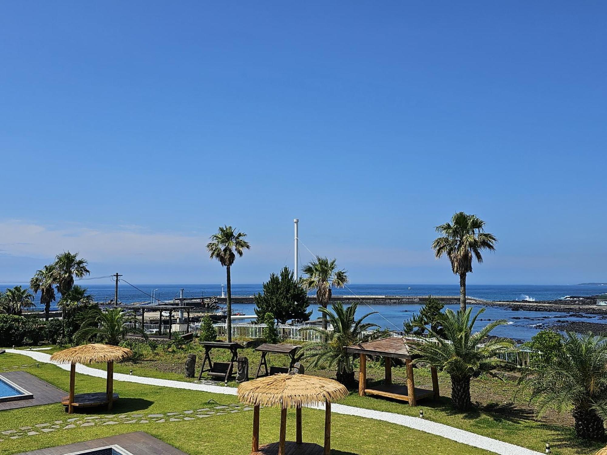 סאוגוויפו Jeju Badayeon Villa מראה חיצוני תמונה