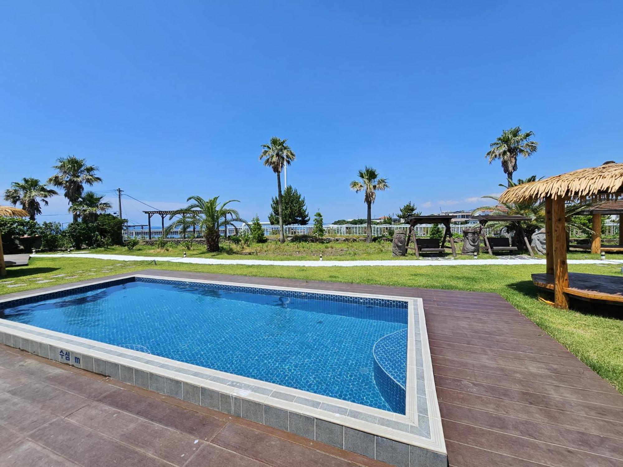 סאוגוויפו Jeju Badayeon Villa מראה חיצוני תמונה