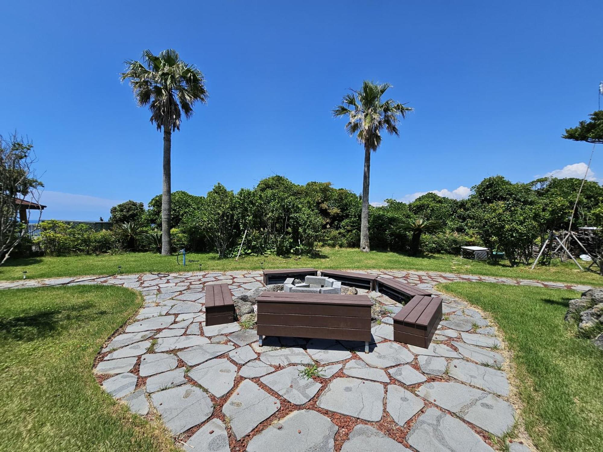 סאוגוויפו Jeju Badayeon Villa מראה חיצוני תמונה