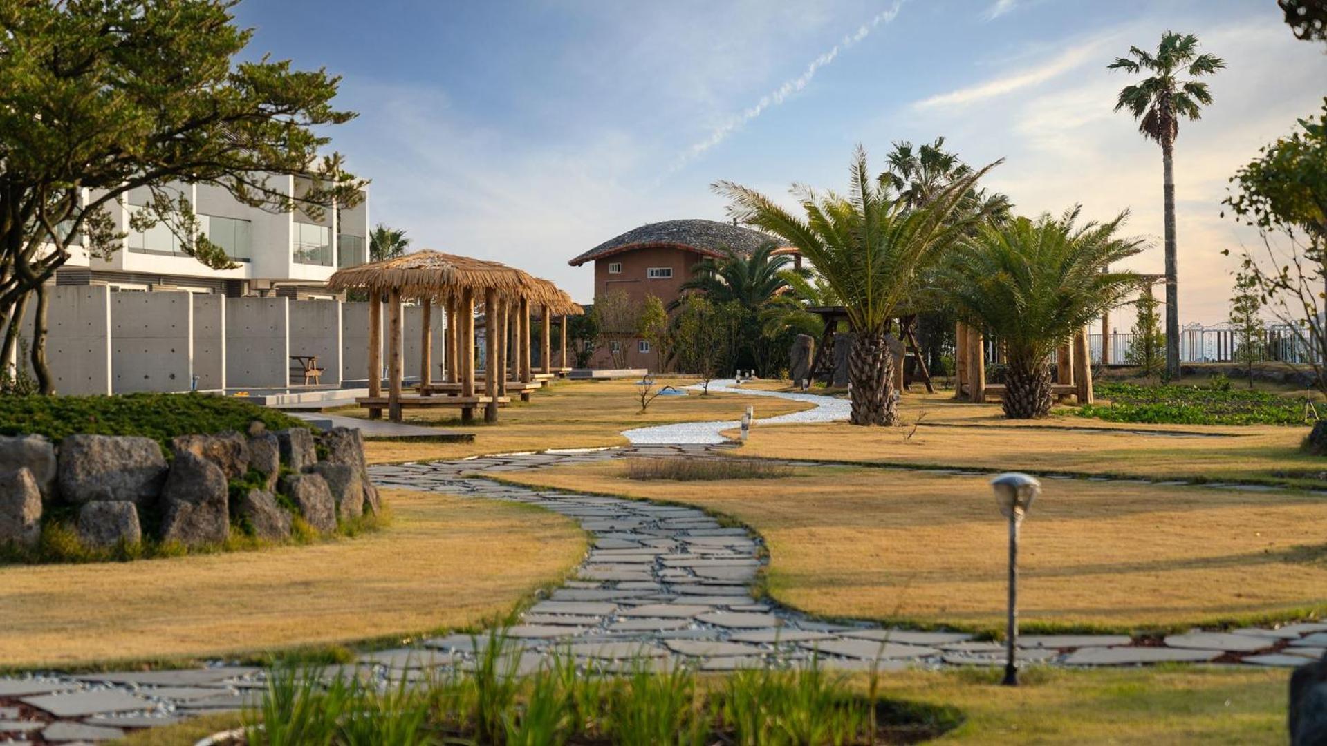 סאוגוויפו Jeju Badayeon Villa מראה חיצוני תמונה