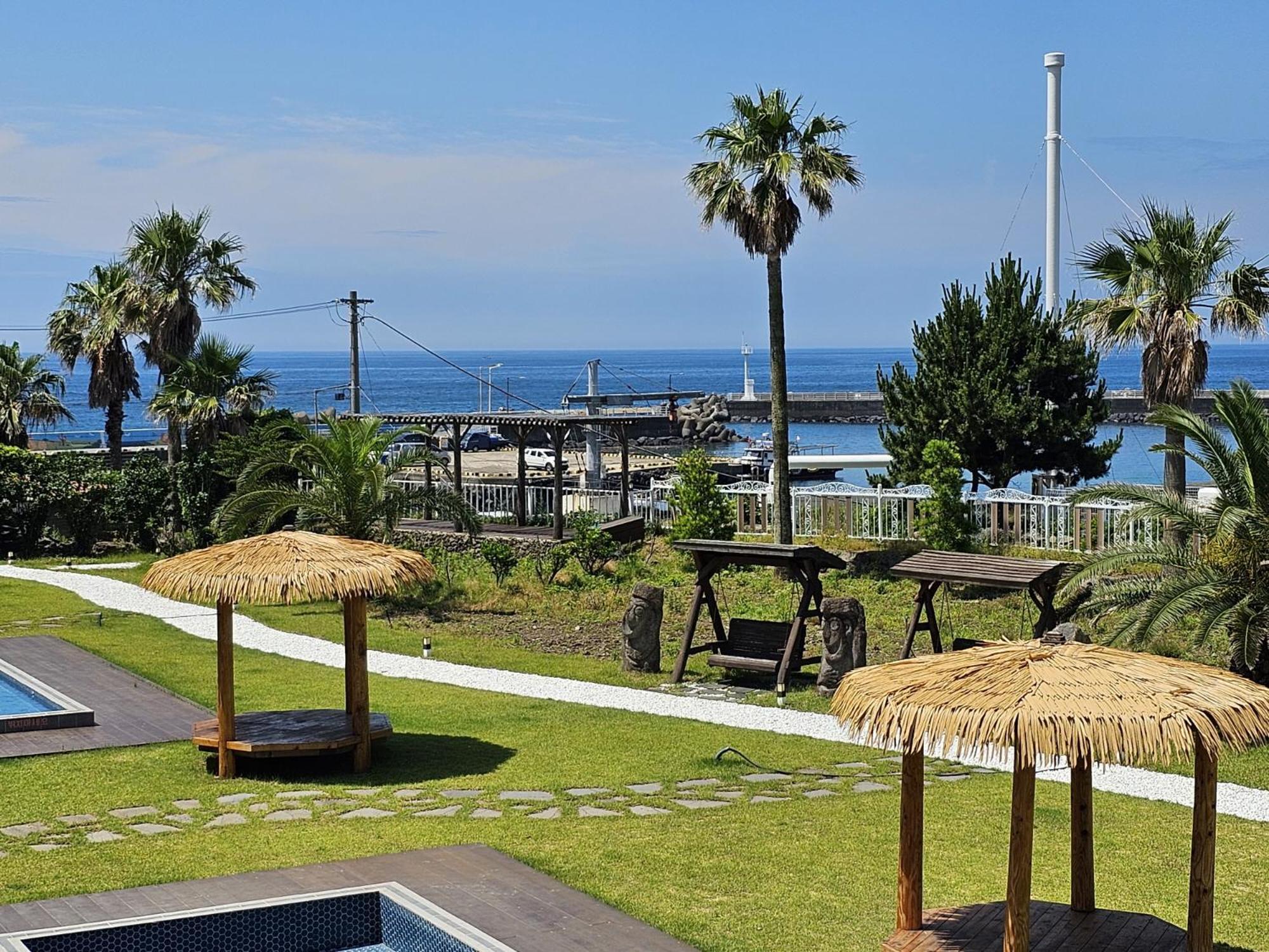 סאוגוויפו Jeju Badayeon Villa מראה חיצוני תמונה