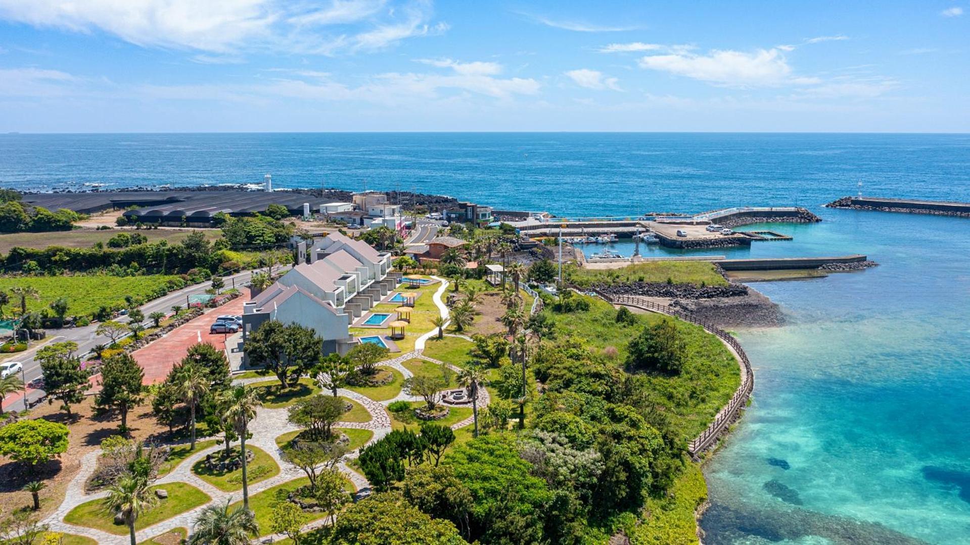 סאוגוויפו Jeju Badayeon Villa מראה חיצוני תמונה